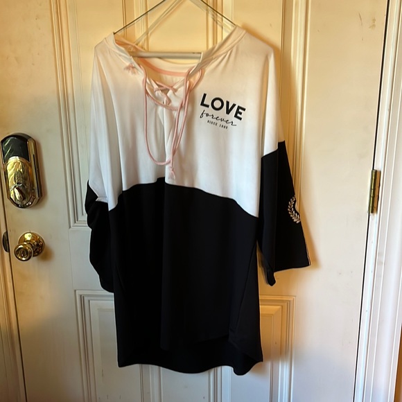 Xersion long sleeve shirt. - Picture 1 of 3
